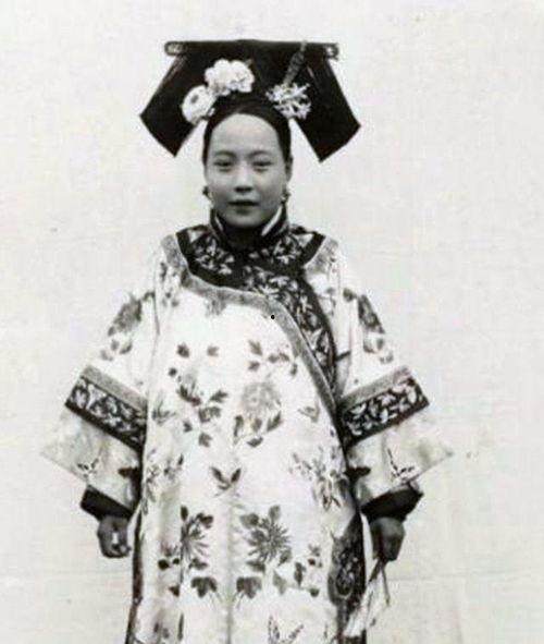 清朝公主图片,穿越时空的贵族画卷